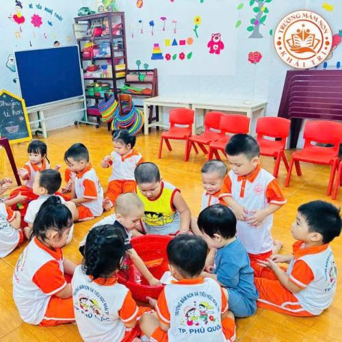 Hoạt Động Làm Thuyền Tí Hon
